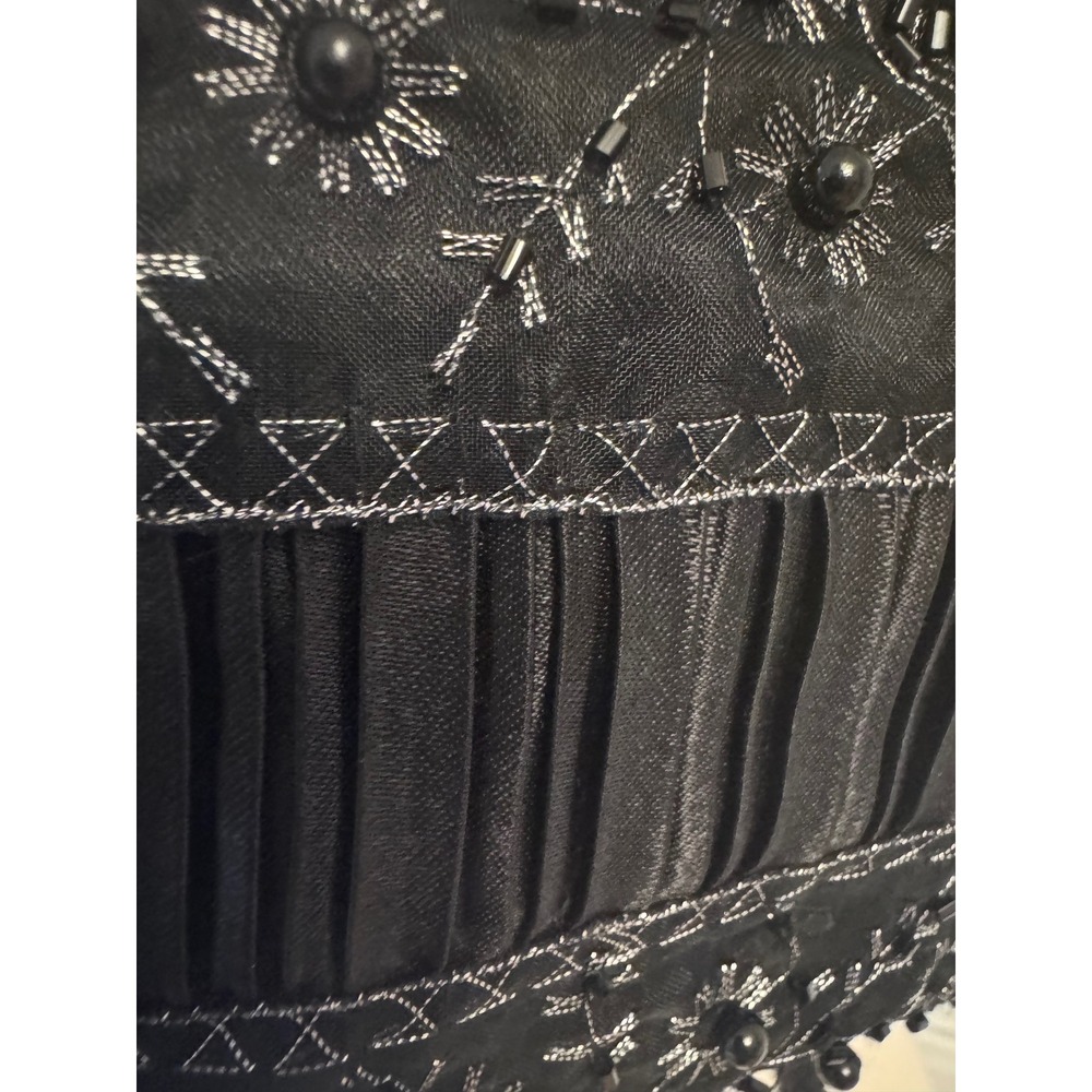 Silky Beaded Evening Clutch Silver Kiss Lock Black Tie Wedding Bag EUC - Picture 3 of 9